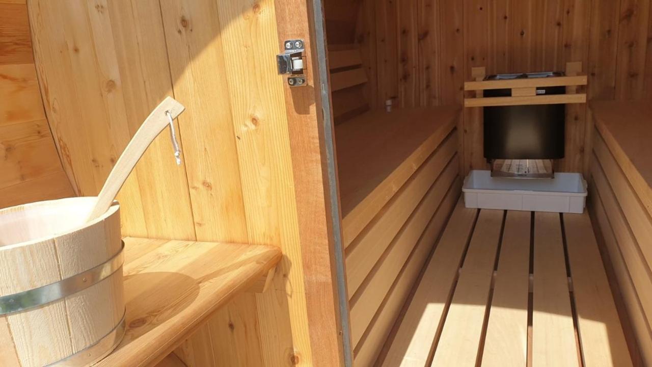 Chalet Buutengeweun, Met Luxe Jacuzzi En Tonsauna Sint Annaland Exterior foto