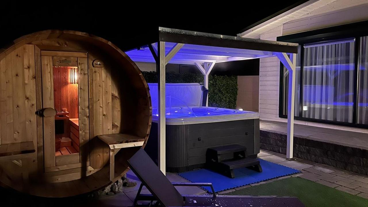 Chalet Buutengeweun, Met Luxe Jacuzzi En Tonsauna Sint Annaland Exterior foto