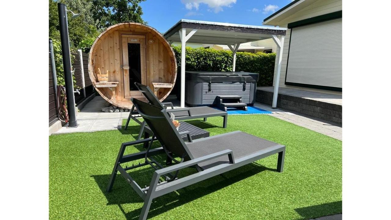 Chalet Buutengeweun, Met Luxe Jacuzzi En Tonsauna Sint Annaland Exterior foto
